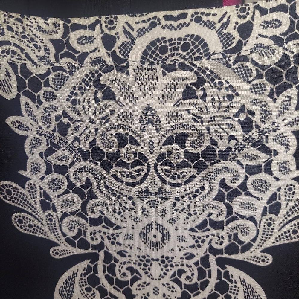 Ladies top - Picture 4 of 4